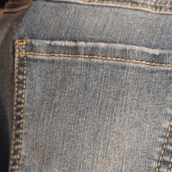 7 SEVEN Women's Denim Crop Jeans with Embroidered Strip. Size 2. - Picture 15 of 16